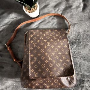 💯 Authentic Preloved Louis Vuitton Musette Mono